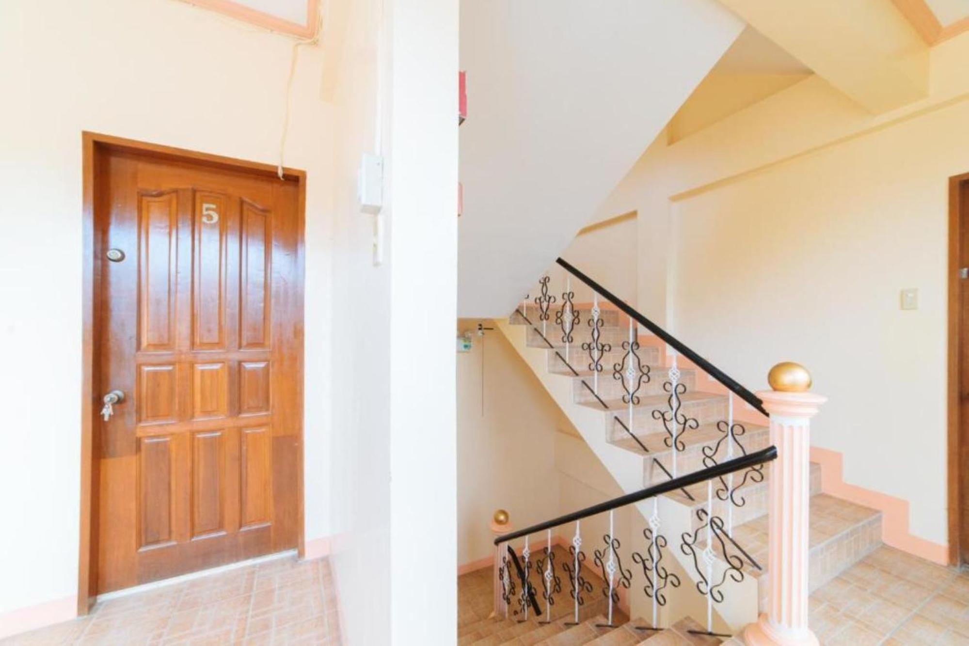 Отель Reddoorz @ Q Abeto Street Mandurriao Илоило Экстерьер фото